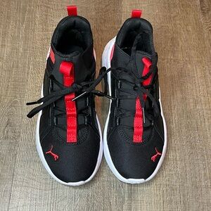 Puma Black And Red Lace Up Tennis Shoes Boys size 1